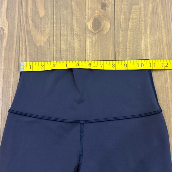 Lululemon Wunder Under Crop - Picture 5 of 9